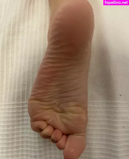 Italianfeetluv OnlyFans Thumbnail #YfUx9Dq7X7