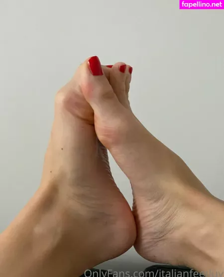 Italianfeetluv OnlyFans Thumbnail #uGzDzqN3nG