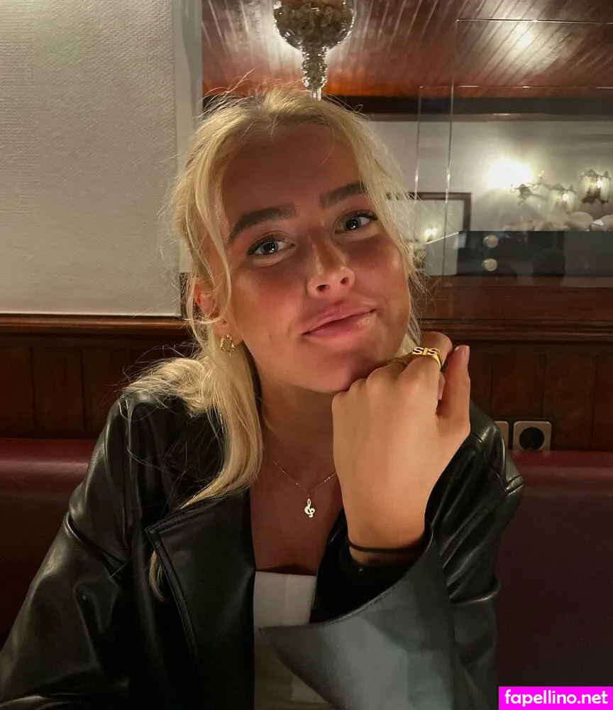 its.emma.18, winterbottomm Nude Leaked OnlyFans Photo #89uIIANqxC