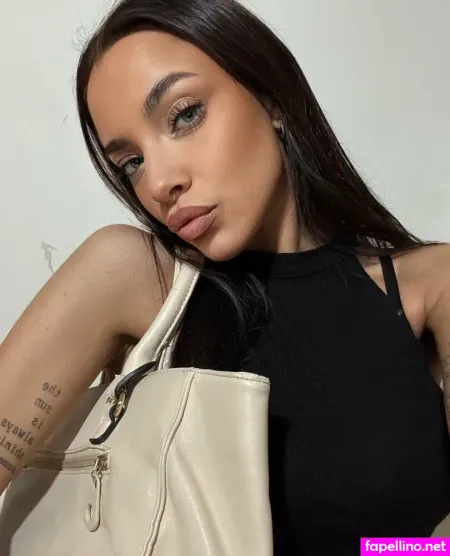 Itsannabianchi OnlyFans Thumbnail #MjAgDCpiA4