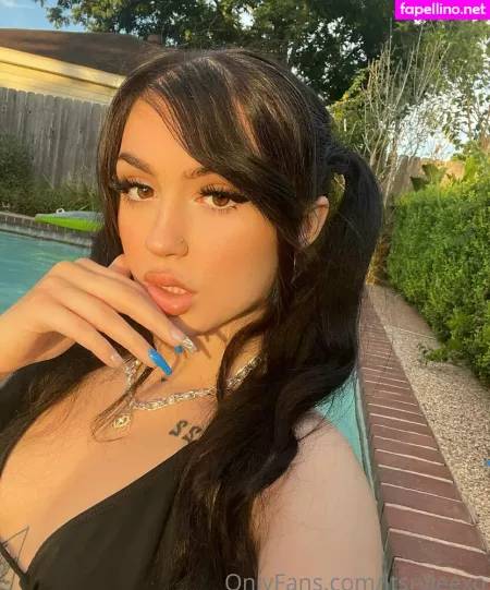 Itsazaleaxo OnlyFans Thumbnail #D4vdRHOHl4