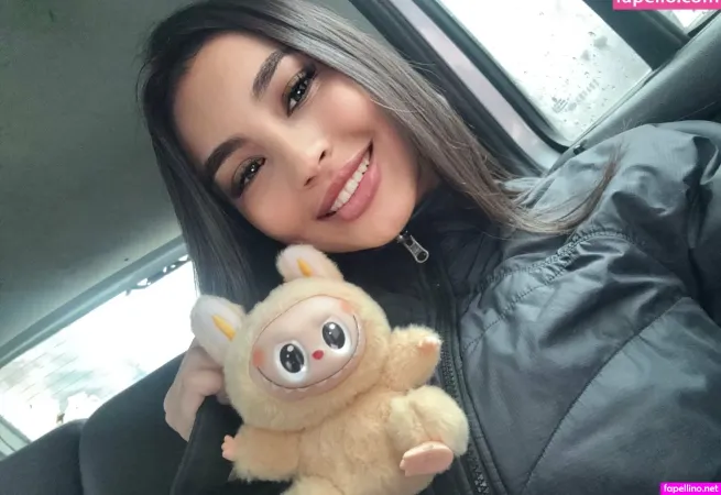 Itscatefiore OnlyFans Thumbnail #bODlKxm2UI
