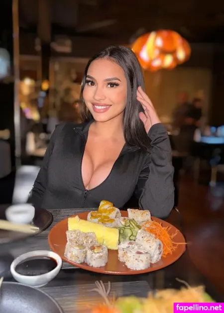 Itscatefiore OnlyFans Thumbnail #t6AzWPCpyS