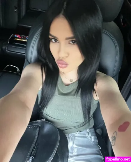 Itsfoxyhoe OnlyFans Thumbnail #iEyUO7izFZ