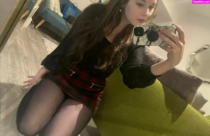 Itshollie OnlyFans Thumbnail #j1FZ8xUm6F