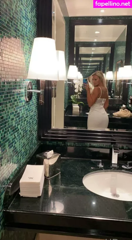 Itshollyday OnlyFans Thumbnail #eKgYmnu2aA