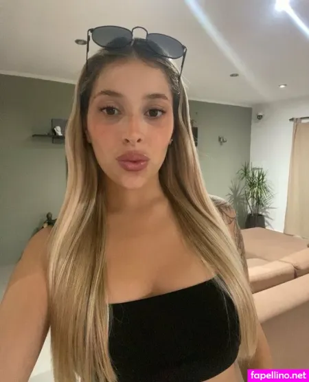 Itskhloe OnlyFans Thumbnail #aoOyy9mewp