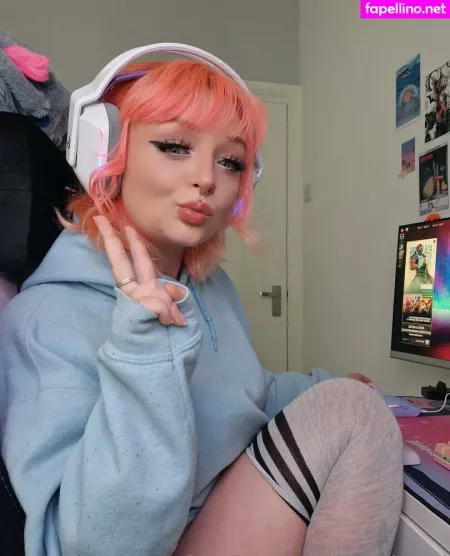 Itskhloelol OnlyFans Thumbnail #TKw5iiH6wl