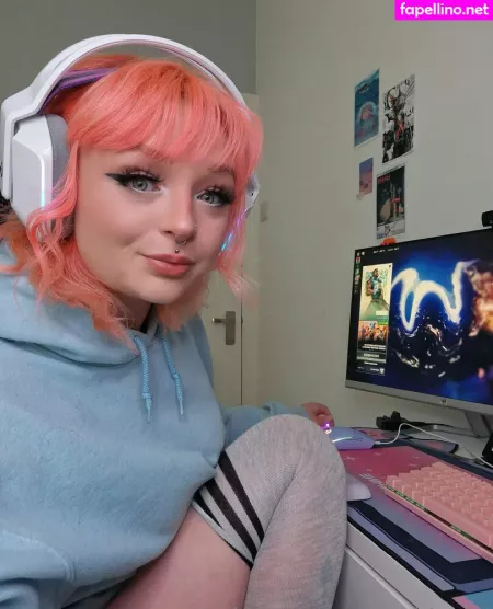 Itskhloelol OnlyFans Thumbnail #kjd0TZZRix