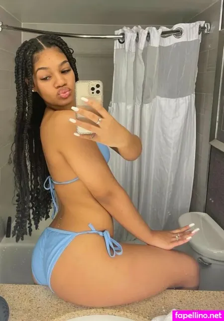 Itslealondon OnlyFans Thumbnail #nqm67VNXIl