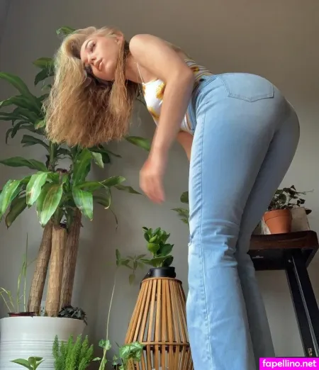 Itslovelyava OnlyFans Thumbnail #555qg1CJUc