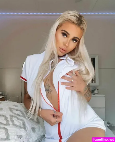 Itsmiacutie OnlyFans Thumbnail #M2wOu51REZ