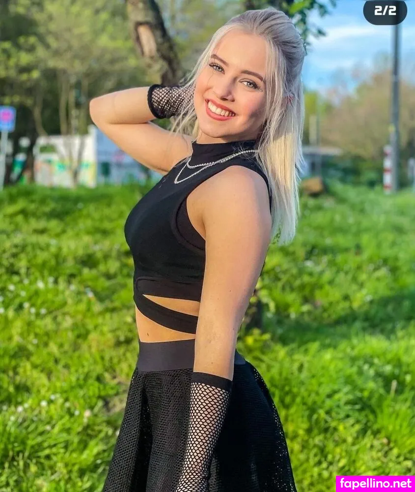 Itsmisabell, sarahtoninx9_ Nude Leaked OnlyFans Photo #Zeev2Fg7Gl