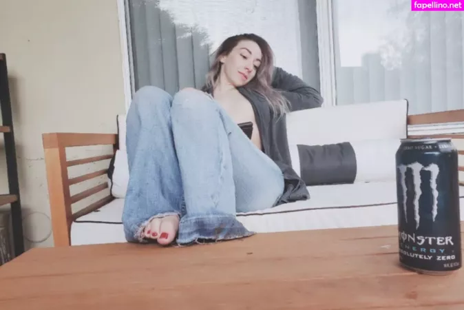 Itsrainingneon OnlyFans Thumbnail #AF7LlhwTeh