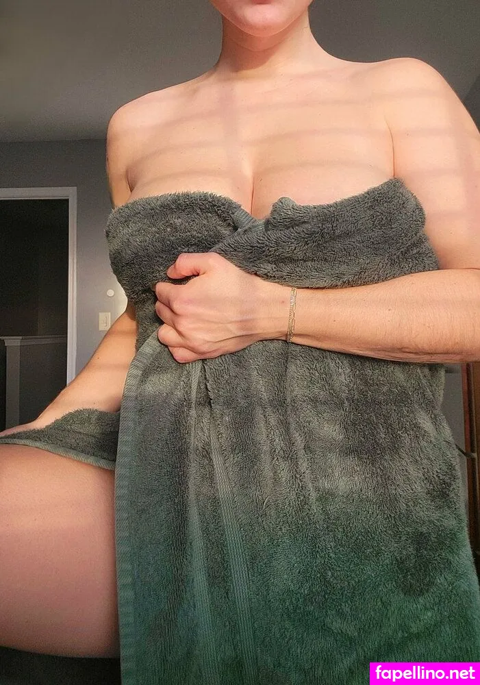 itsrosegoldx, x.rose__gold.x Nude Leaked OnlyFans Photo #hh2dEGbNX1