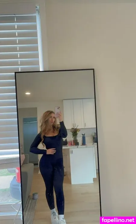 Itssofiarose OnlyFans Thumbnail #4KH0vxbx11