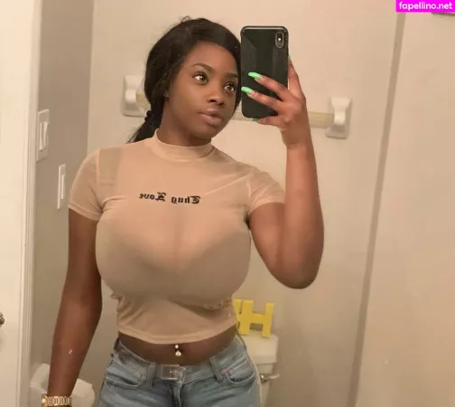Itstaviaa OnlyFans Thumbnail #0RqYKhtYdU