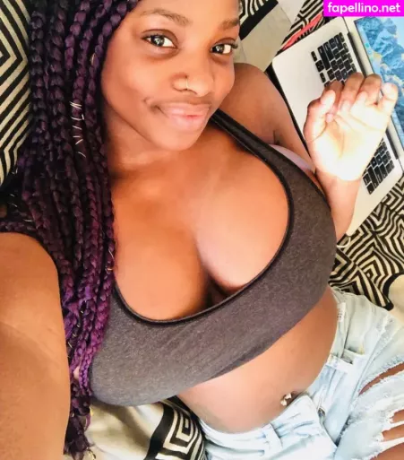 Itstaviaa OnlyFans Thumbnail #vkuUgUkEt2