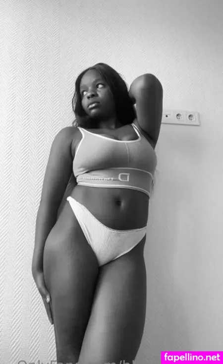 Itsthalialove OnlyFans Thumbnail #oWdyemhBnf