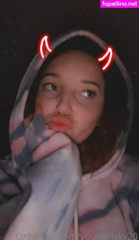Itsyagirlsky OnlyFans Thumbnail #pgNyt7zNdw
