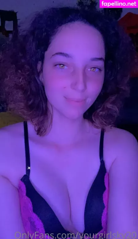 Itsyagirlsky OnlyFans Thumbnail #vKq6MVVQfw