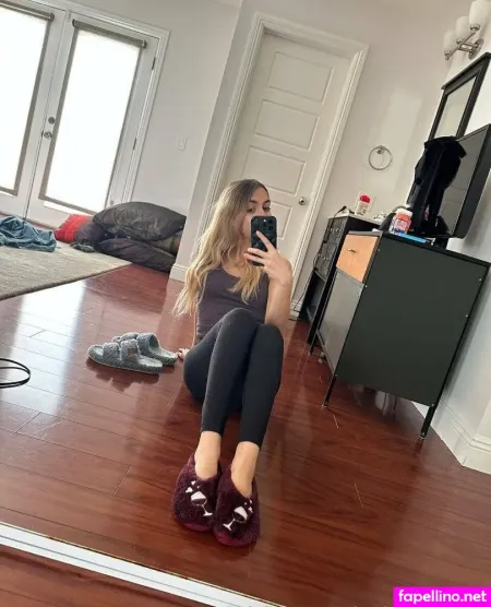 Ittybittybabiee OnlyFans Thumbnail #t3XHFZu2T5