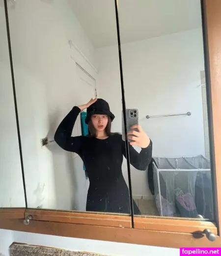 Itz Whitechina OnlyFans Thumbnail #zJ29RRZNiy