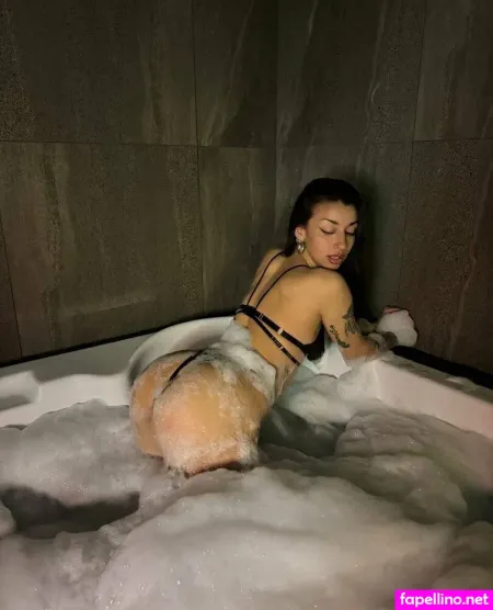 Itzmevanii OnlyFans Thumbnail #y0mLeopzW6