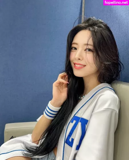 Itzy All In Us OnlyFans Thumbnail #C4rTi8tsNb