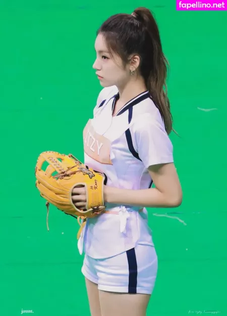 Itzy OnlyFans Thumbnail #YdnI8fBQWj