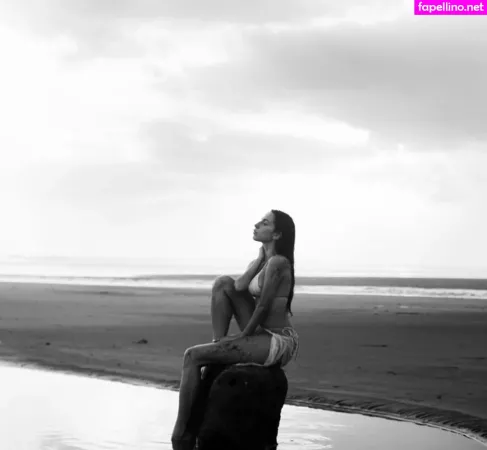 Iulia Girbu OnlyFans Thumbnail #ki39xx6hyR
