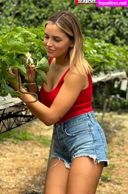 Iulieetta OnlyFans Thumbnail #4Kguwyl6dc