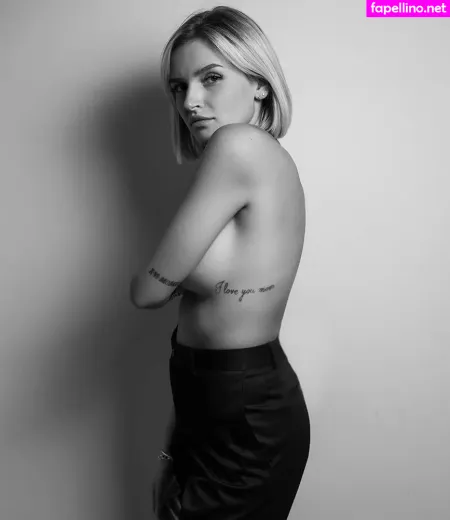 Iulieetta OnlyFans Thumbnail #wGHSGUN9CB