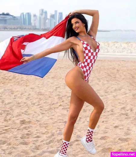 Ivana Knll OnlyFans Thumbnail #k0V85Fefng