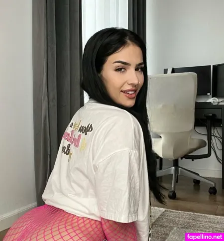 Ivanaadreamss OnlyFans Thumbnail #Si3xazfown