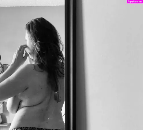 Ivie Walker OnlyFans Thumbnail #b5pSgH99W0