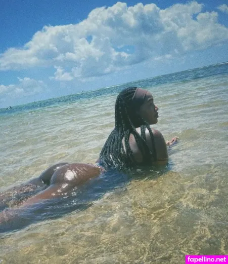 Iza Cantora 1 OnlyFans Thumbnail #FasEPCTnch