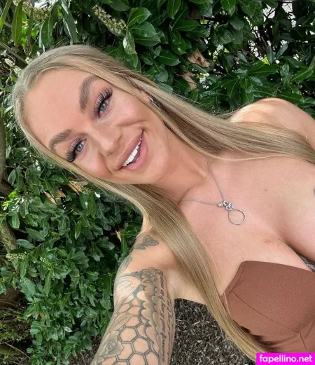 Iza Nijenhuis Main Profile Photo