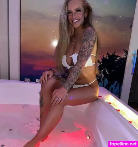 Iza Nijenhuis OnlyFans Thumbnail #SVwXrRXkLg