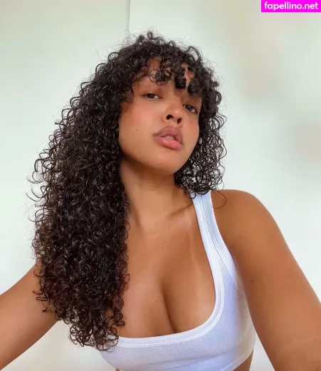 Izabela Guedes OnlyFans Thumbnail #Q6BpFSuZoI