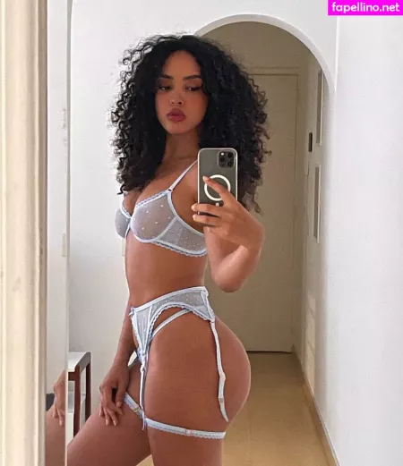 Izabela Guedes OnlyFans Thumbnail #doz8zQ1pUb