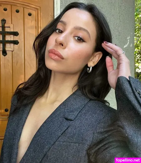Izabella Alvarez OnlyFans Thumbnail #1rfeuvy5Vb