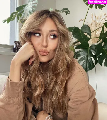 Izabella Krzan OnlyFans Thumbnail #LkmDyKlloH