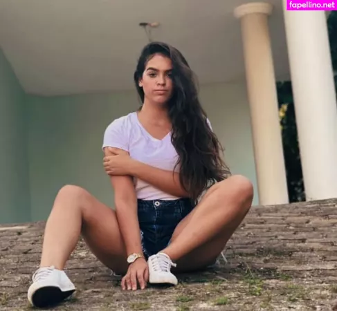 Izabelly Linhares OnlyFans Thumbnail #2m1kzjtWrY