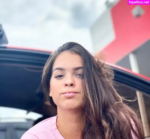 Izabelly Linhares OnlyFans Thumbnail #CyGXFkeEep
