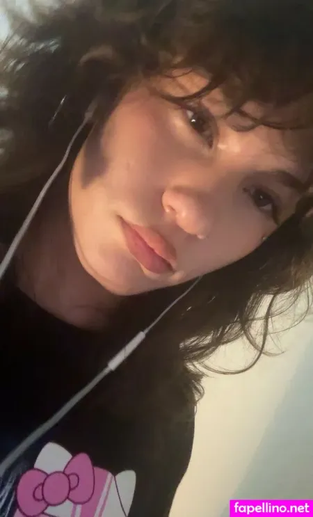 Izisgones OnlyFans Thumbnail #8dw2nyToU6