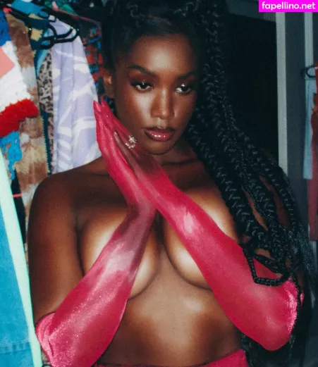 Izza Cantora OnlyFans Thumbnail #LbjSLAgMBI