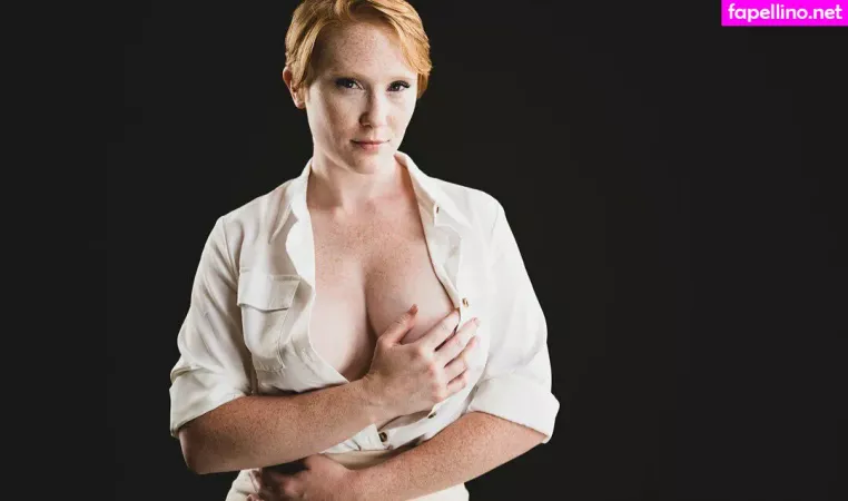 Izzabella Robbins OnlyFans Thumbnail #91UiNHXLTz