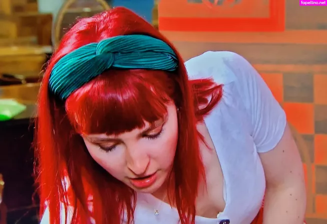 Izzie Balmer OnlyFans Thumbnail #8lUDgcYa3H