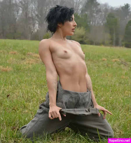 Izzy Diaz Main Profile Photo